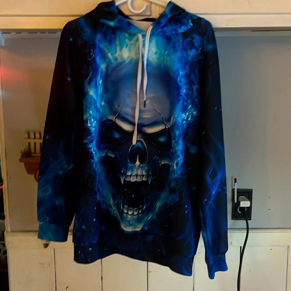 SKULL HOODIE MUST HAVE
